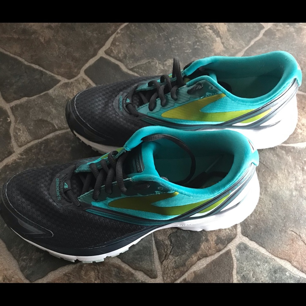 Brooks Launch  4 Size 8